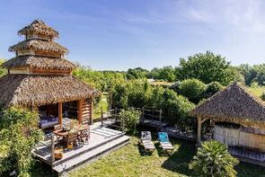 Cabane indonésienne avec spa