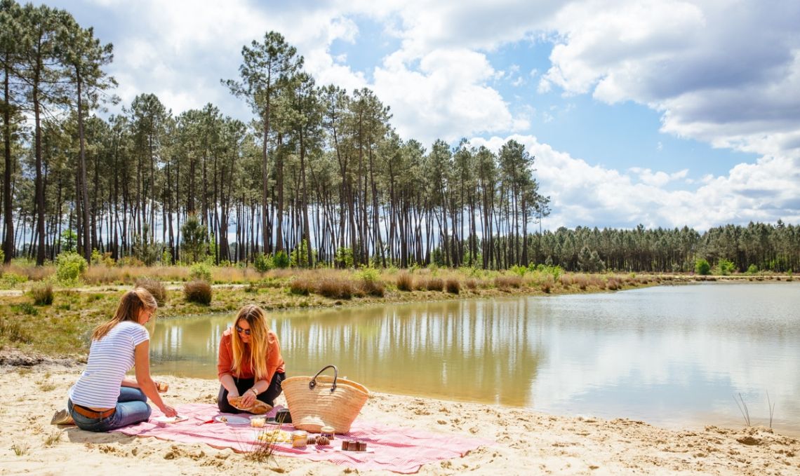 Lac d'hostens baignade plage nature vacances en famille