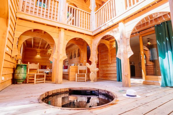 cabane riad marocain en bois local et matériaux écologiques