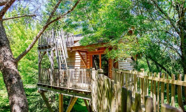 cabane dans les arbres palombiere