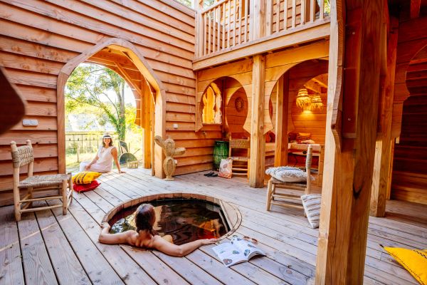 Cabane avec spa privatif riad marocain cabane standing pour séjour bien-être