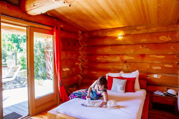 cabane trappeur quiétude et sérénité en hébergement insolite